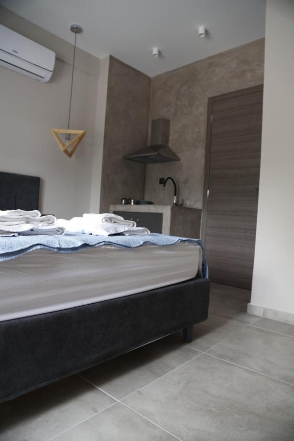 Aelia Boutique Apartments & Rooms Nea Vrasna Bagian luar foto